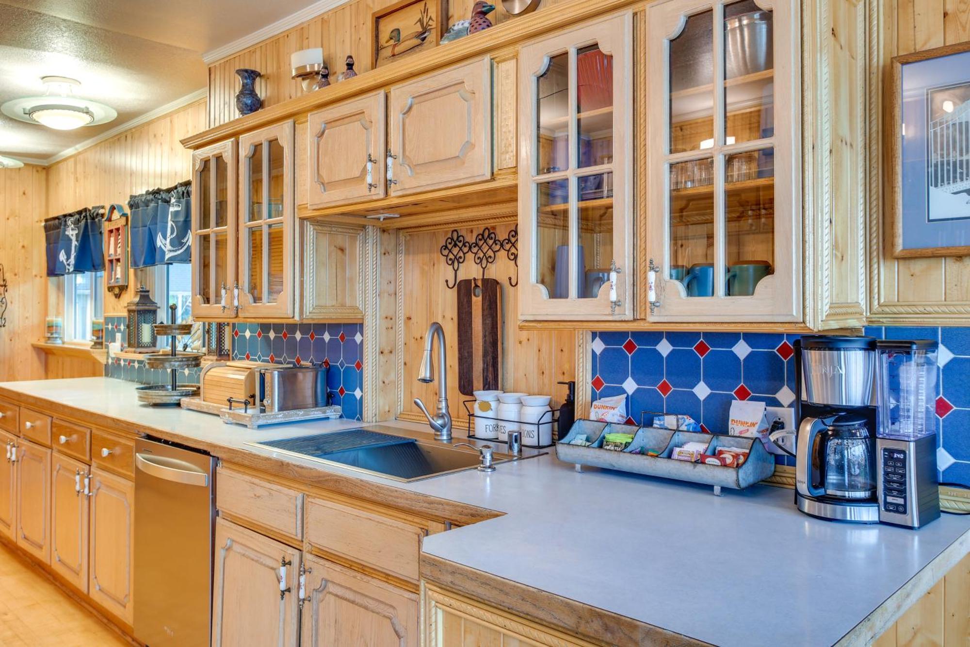 Tacoma Home On Steilacoom Lake With Dock! المظهر الخارجي الصورة