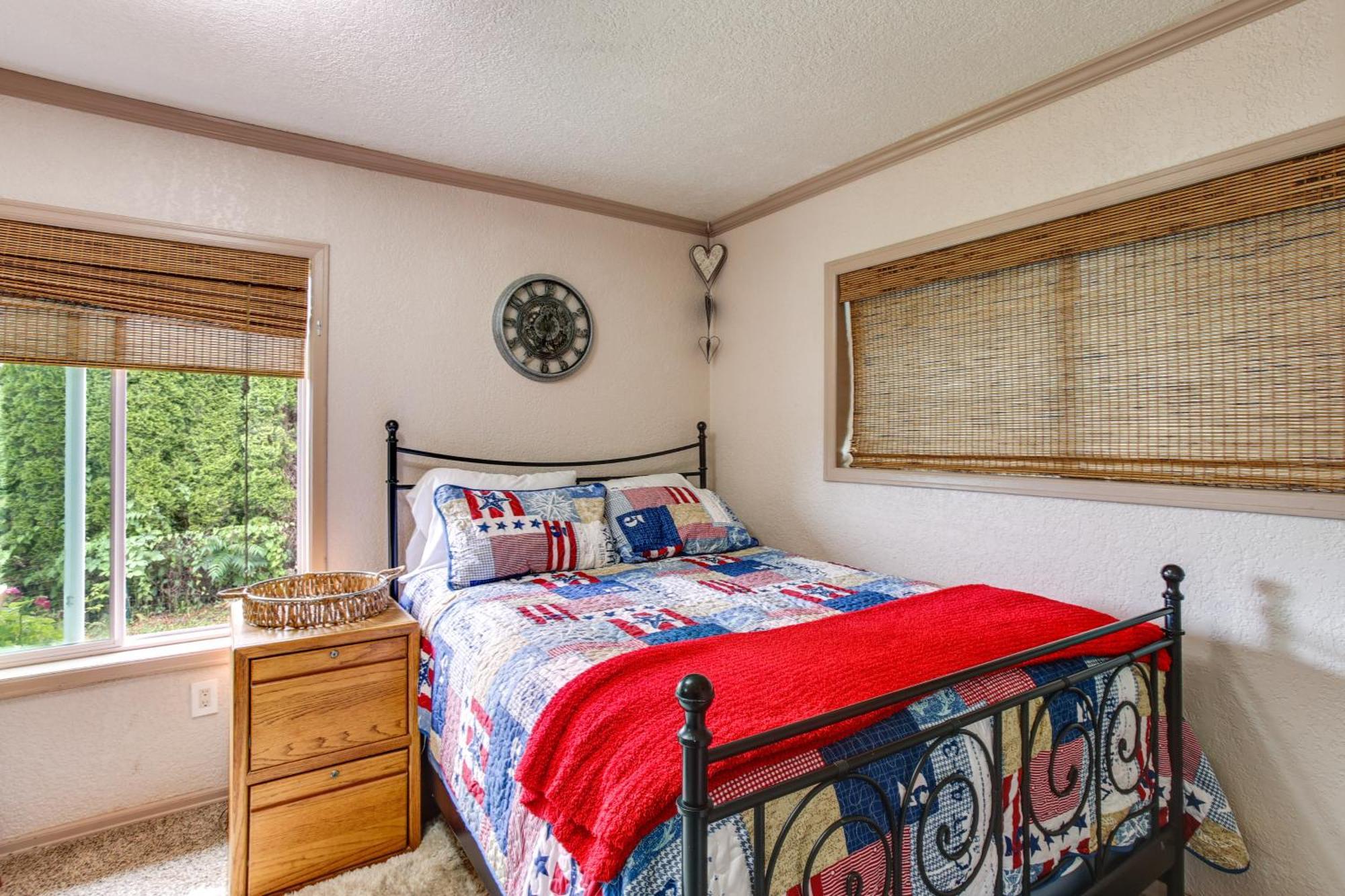 Tacoma Home On Steilacoom Lake With Dock! المظهر الخارجي الصورة